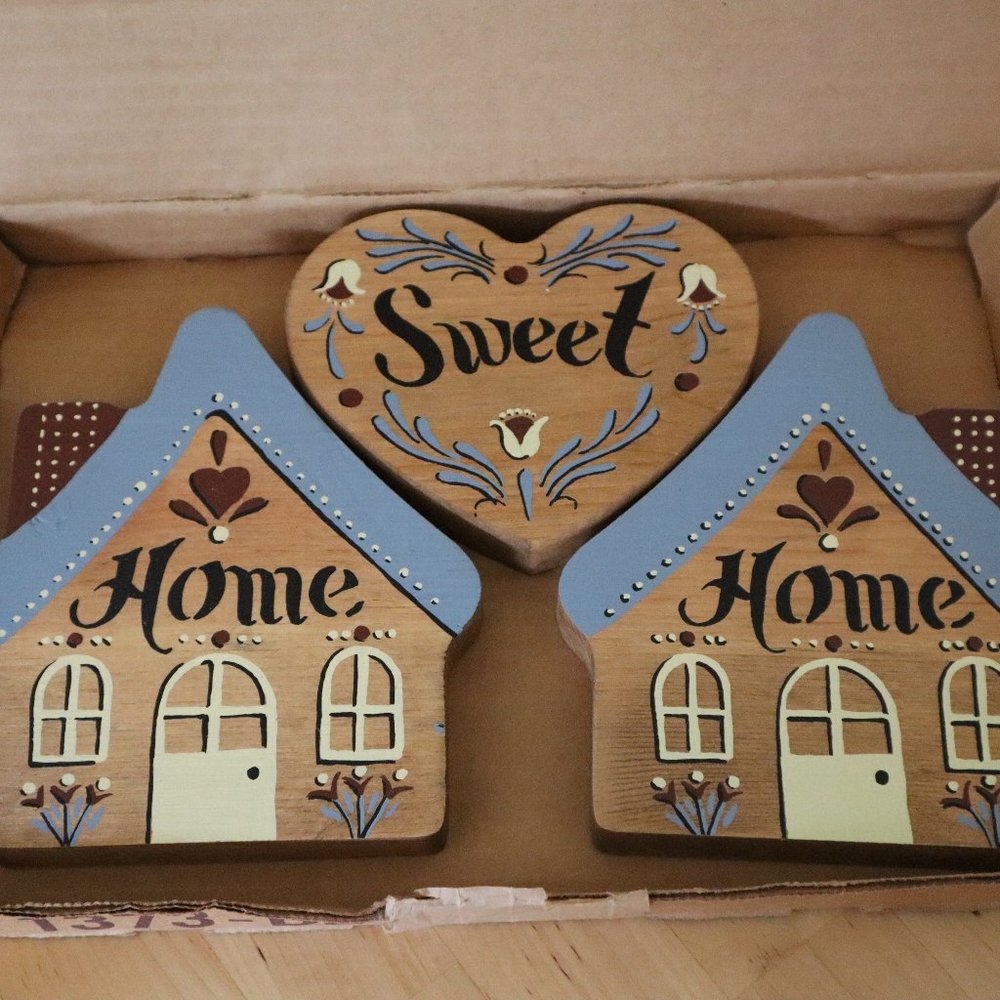 Vintage NIB Cottage Wooden Home Sweet Home 3 piece